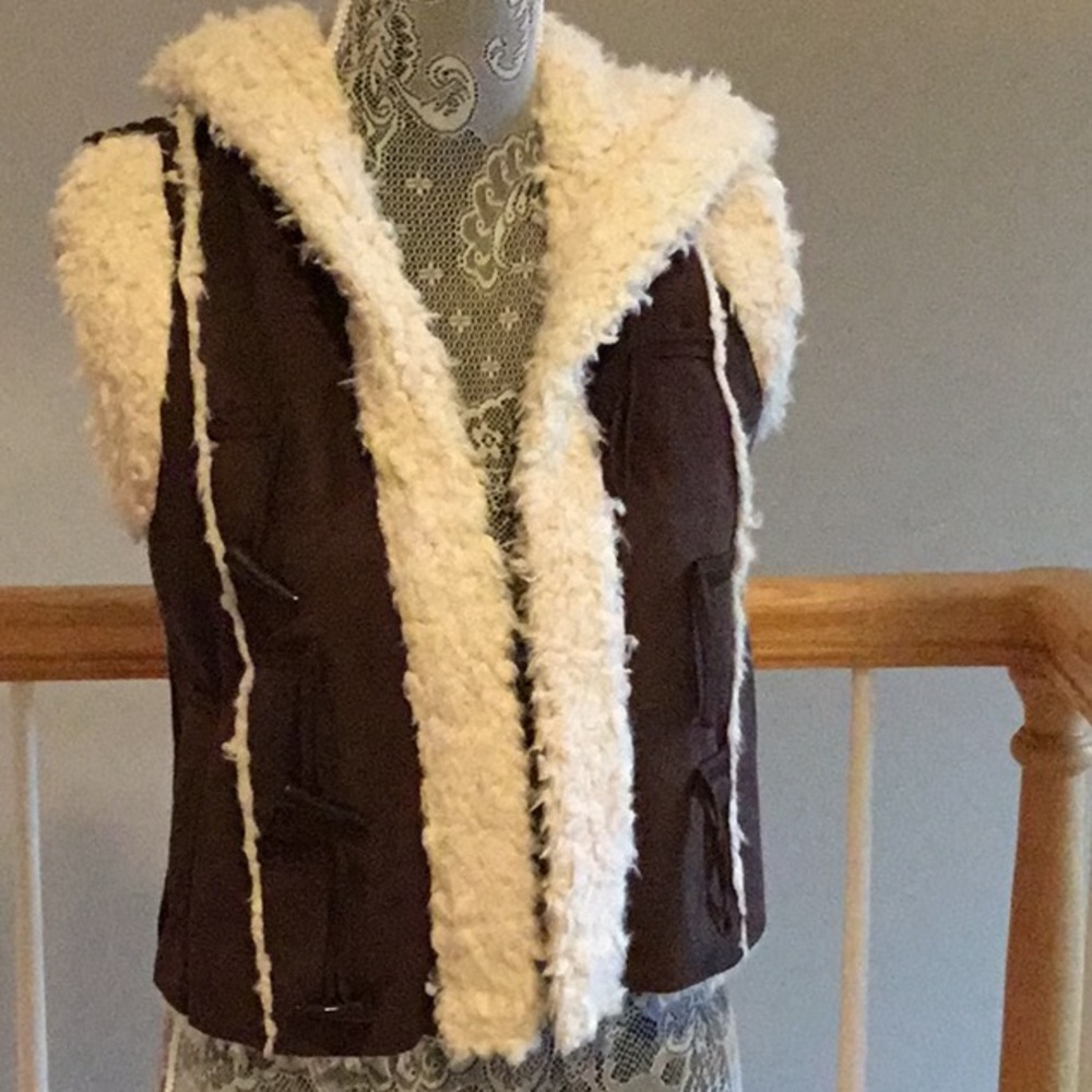 Adorable JJ basics vest